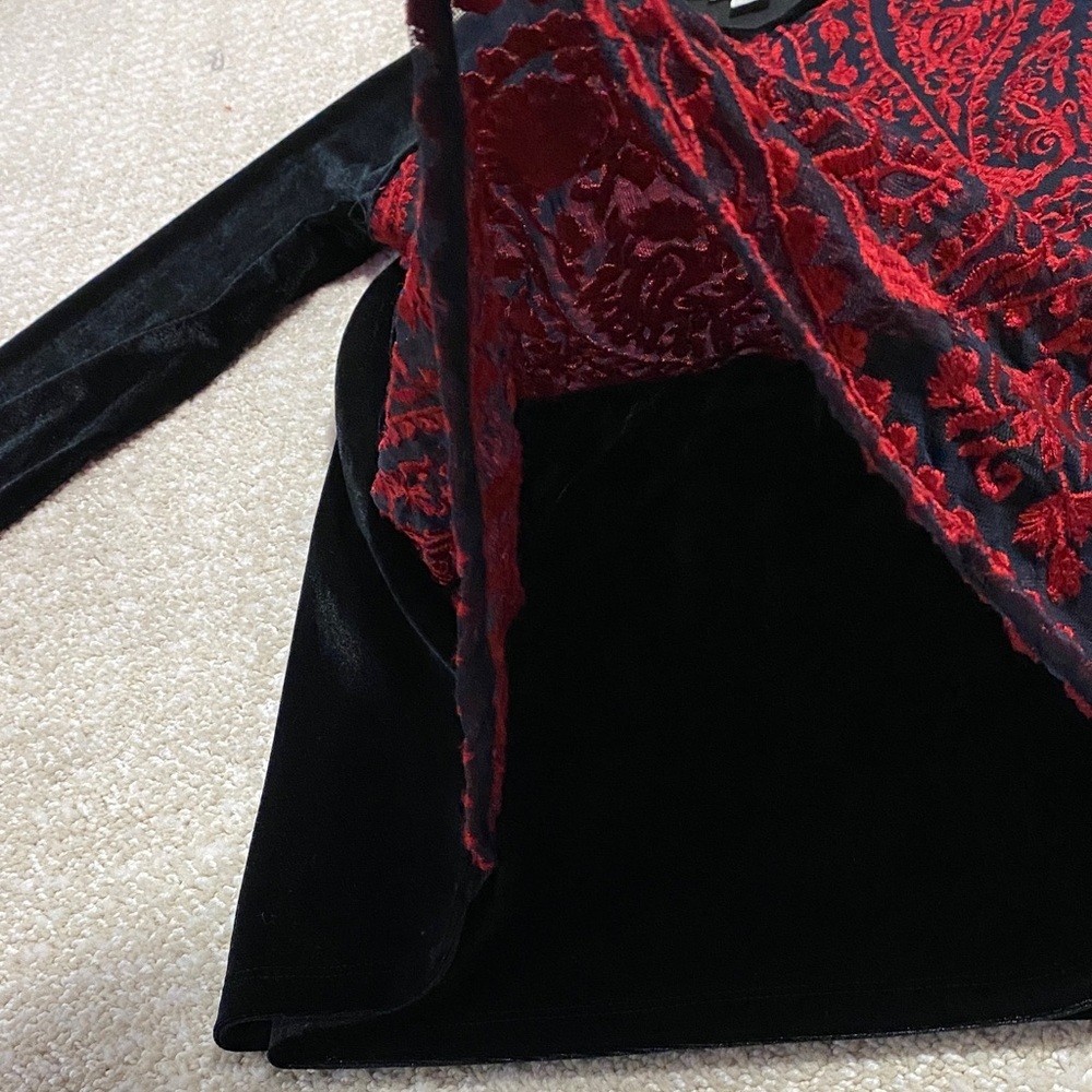 Sundance Black and Red Paisley Long Sleeve Top Size S - Picture 9 of 14